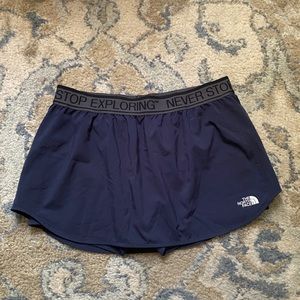 North face Never Stop Exploring skirt navy